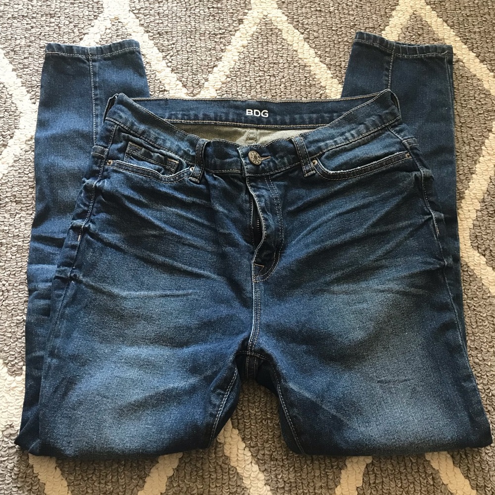 UO Low Slung Skinny Jean
